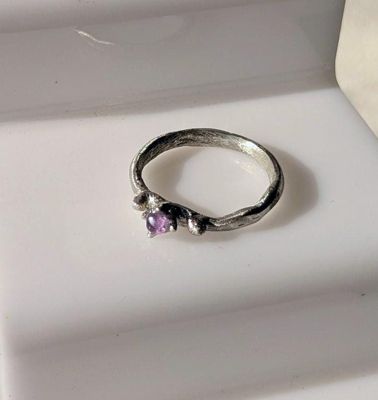 Bague contemporaine amethyste T59 étain massif