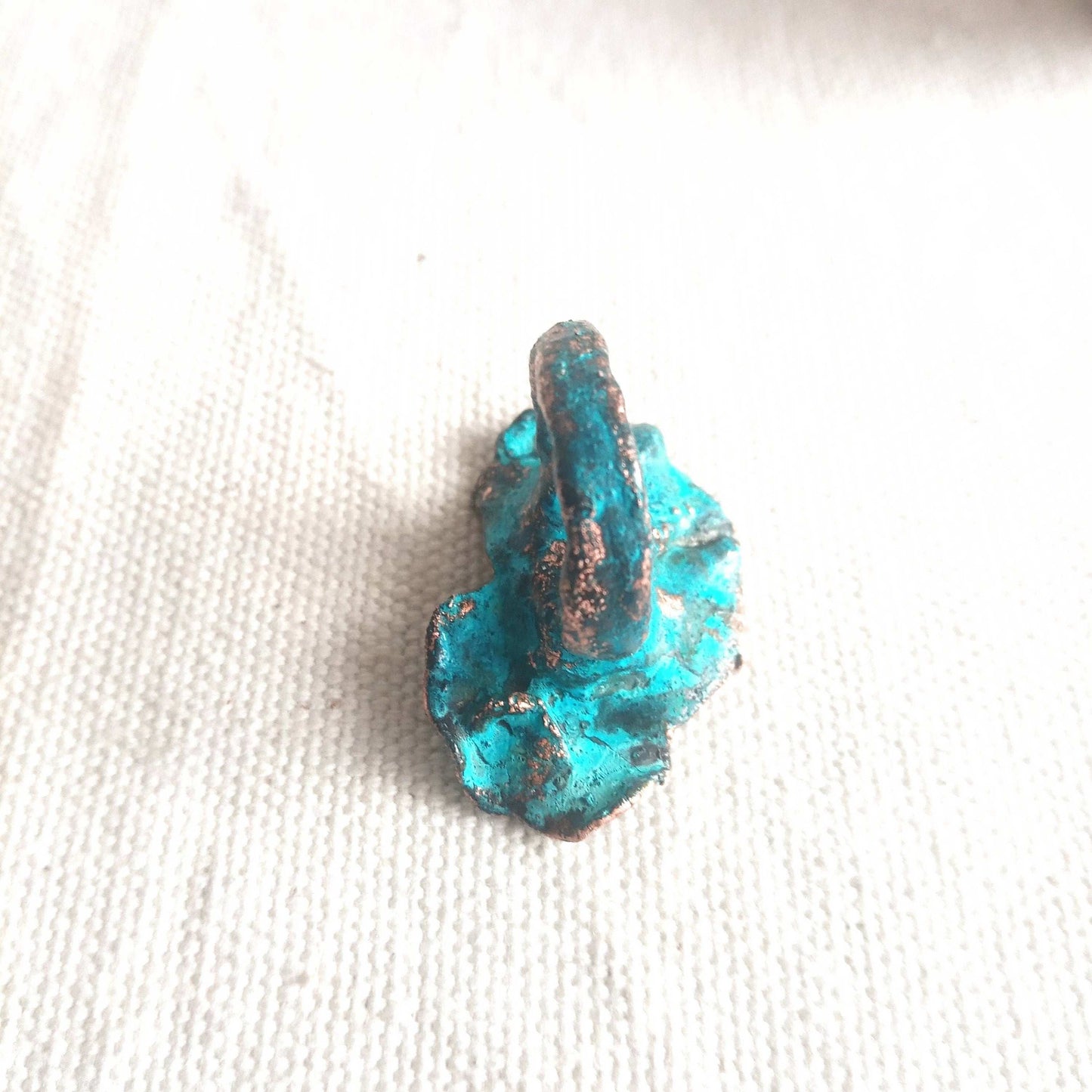 Bague T 58 organique cuivre bleuté fait main