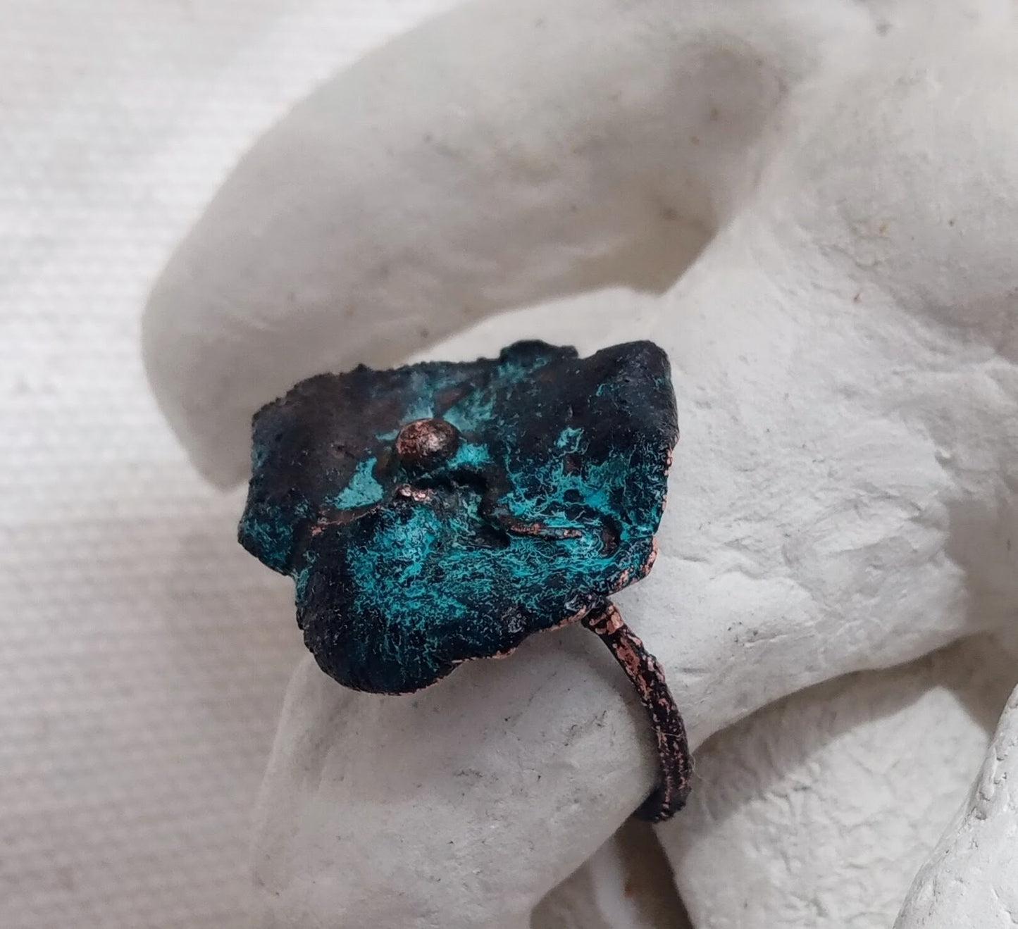 Bague fleurT 56 organique cuivre bleuté