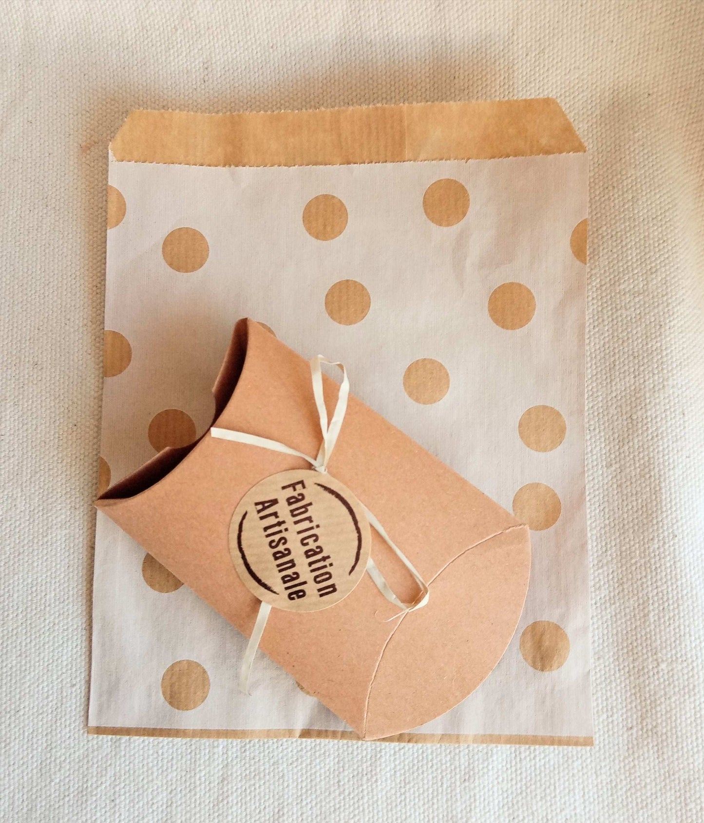 Clous d'oreillesfait main bleu fleurs plastique upcycling