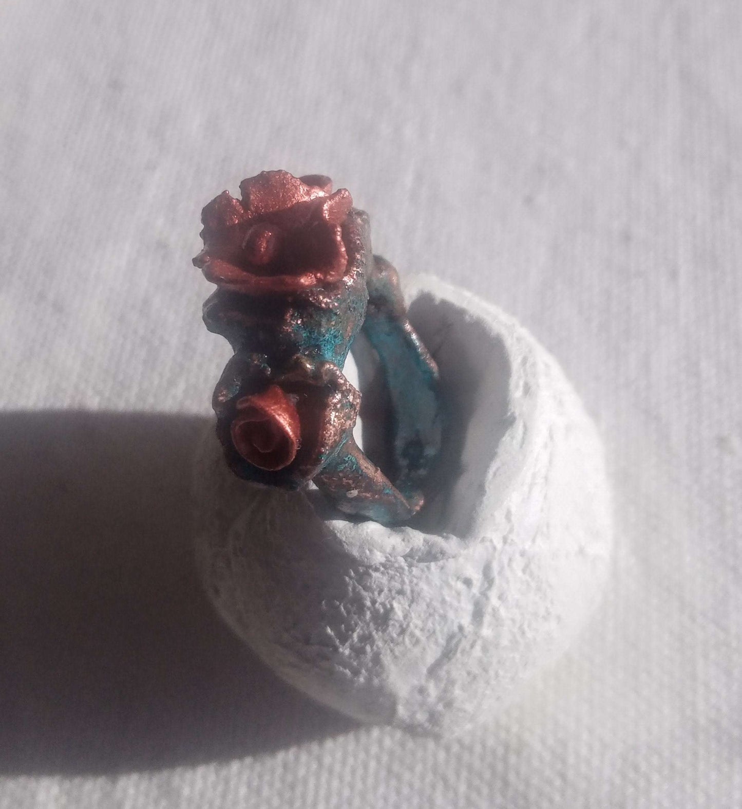 Bague T54 fleurs romantique bleu or