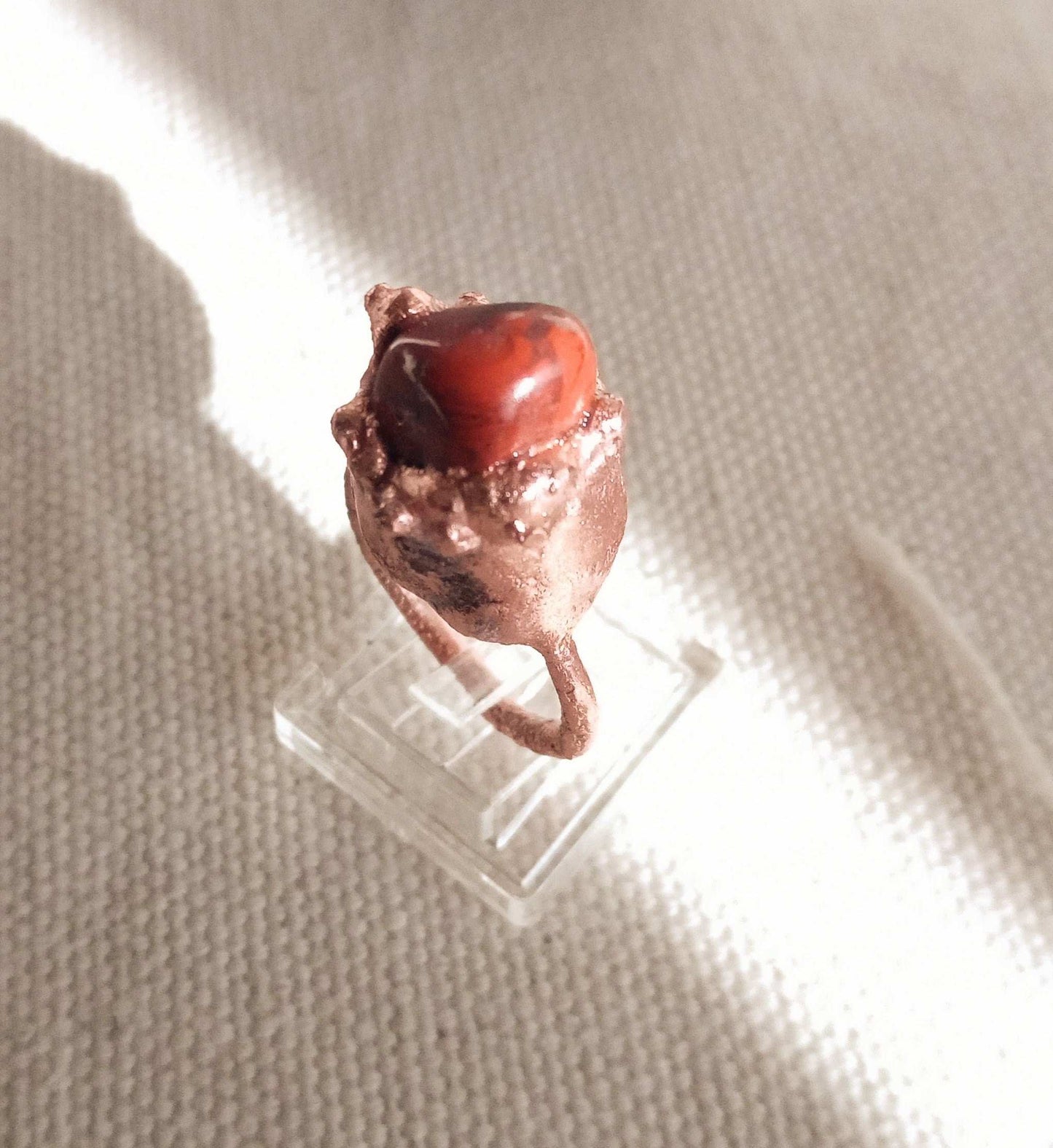 Bague Jaspe rouge T56 style brutaliste