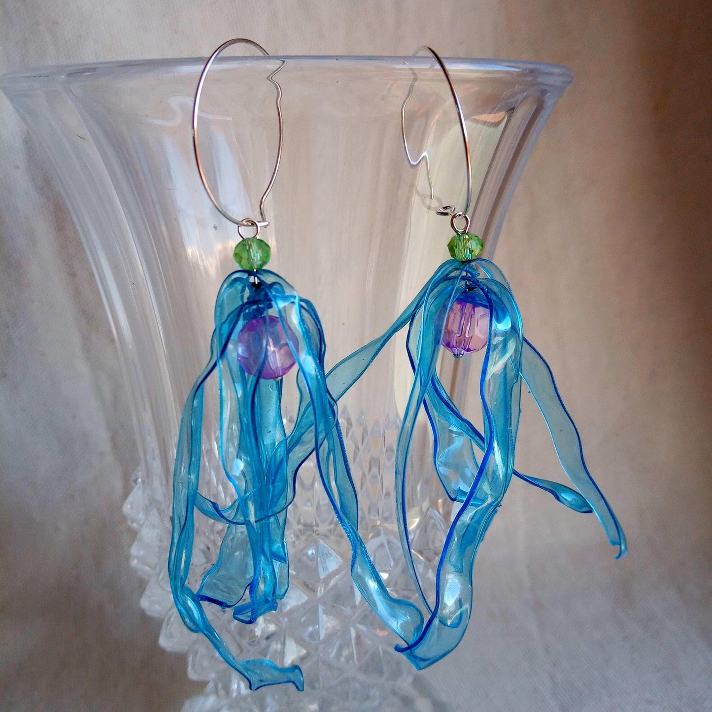 Créoles bleu et vertes, plastique upcycling