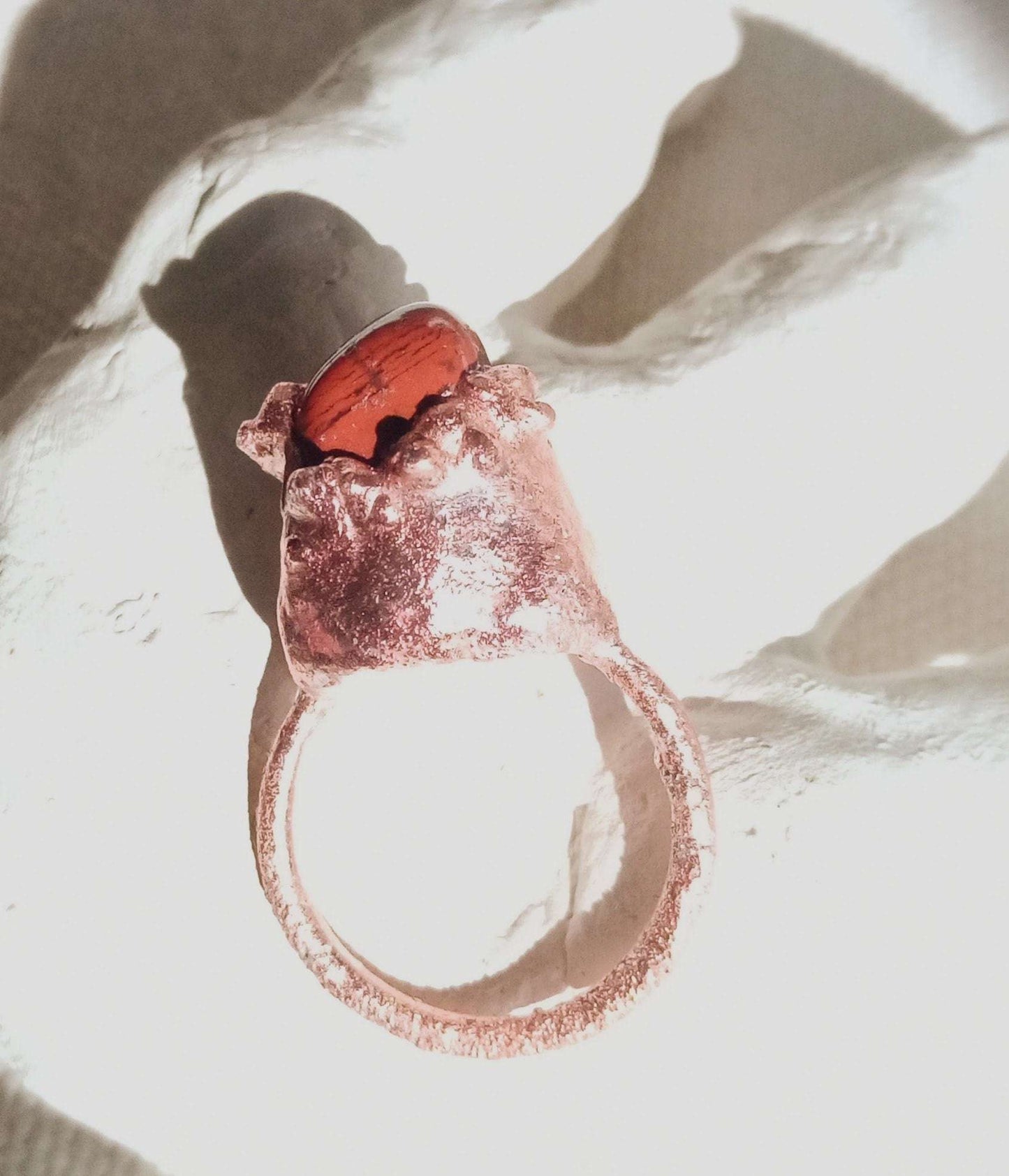 Bague Jaspe rouge T56 style brutaliste