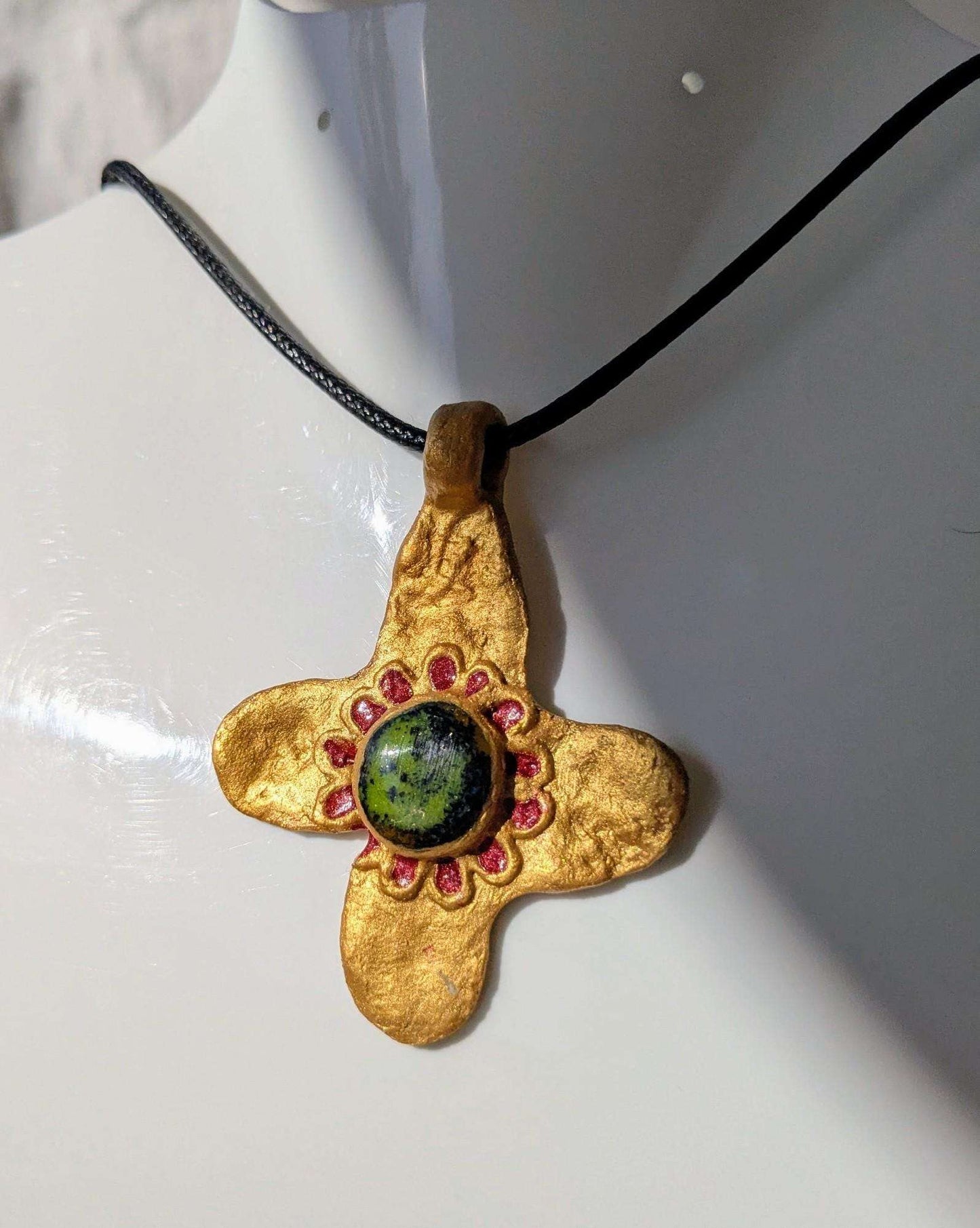 Pendentif ancienne croix byzantine or vert rouge