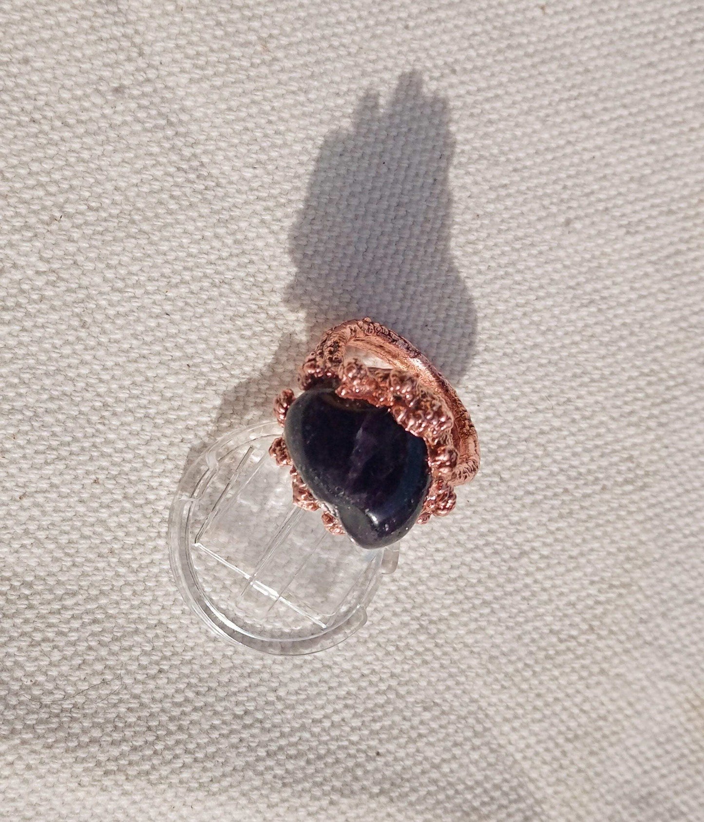Bague T 49 améthyste sur cuivre style brutaliste