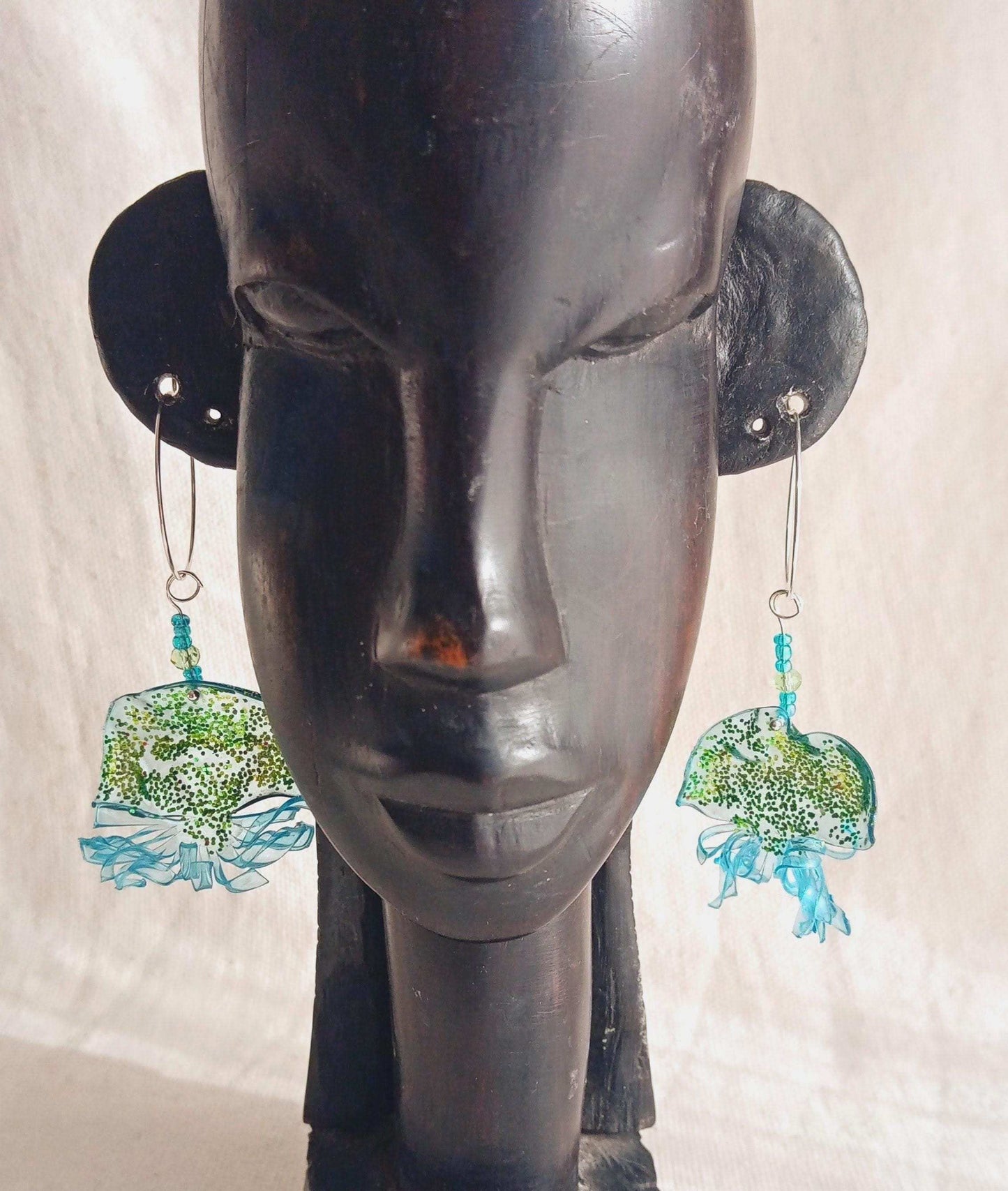 Créoles méduses bleues vert plastique upcycling
