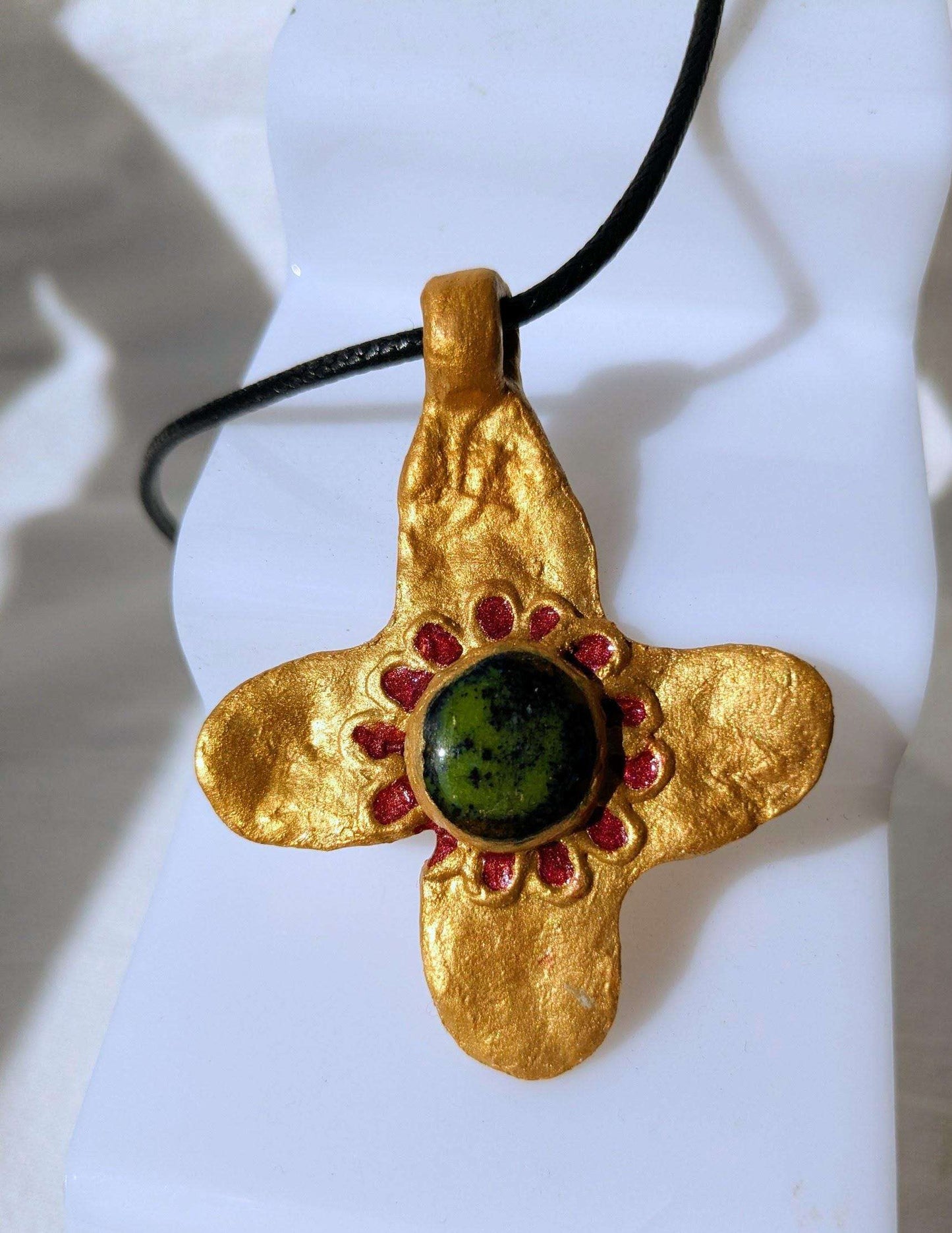 Pendentif ancienne croix byzantine or vert rouge