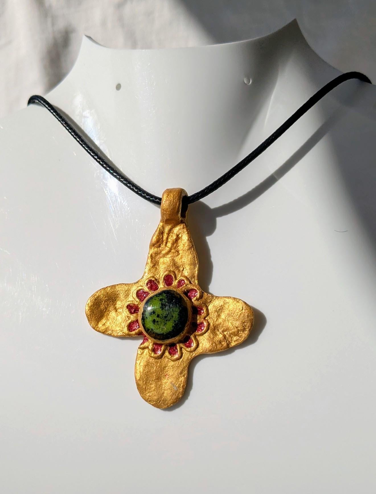 Pendentif ancienne croix byzantine or vert rouge