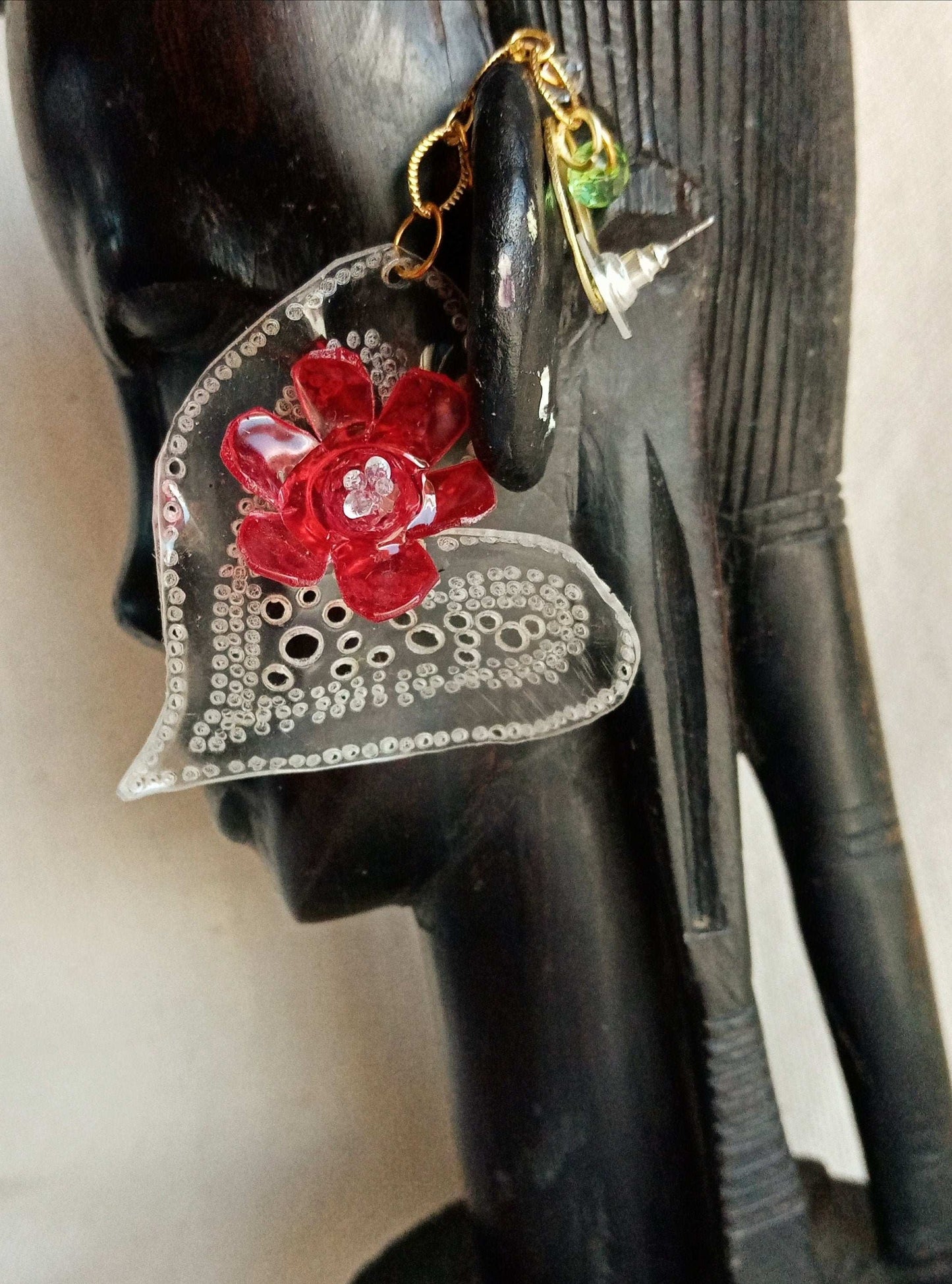 Clous d'oreilles coeur amour Saint Valentin, plastique upcycling
