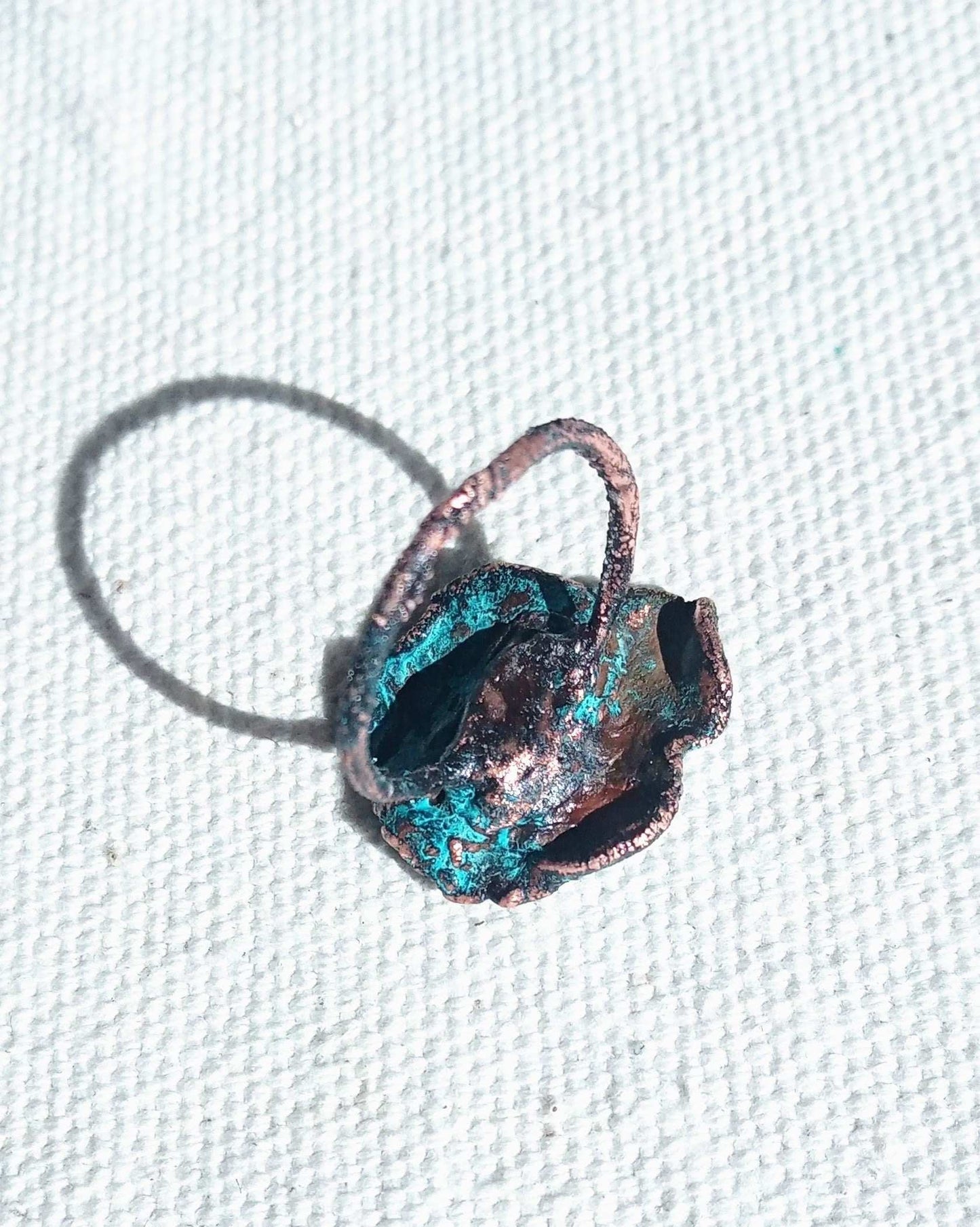 Bague fleurT 56 organique cuivre bleuté