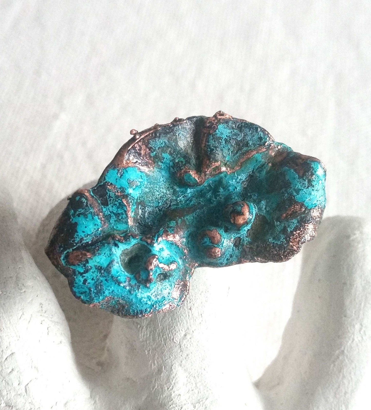 Bague T 58 organique cuivre bleuté fait main