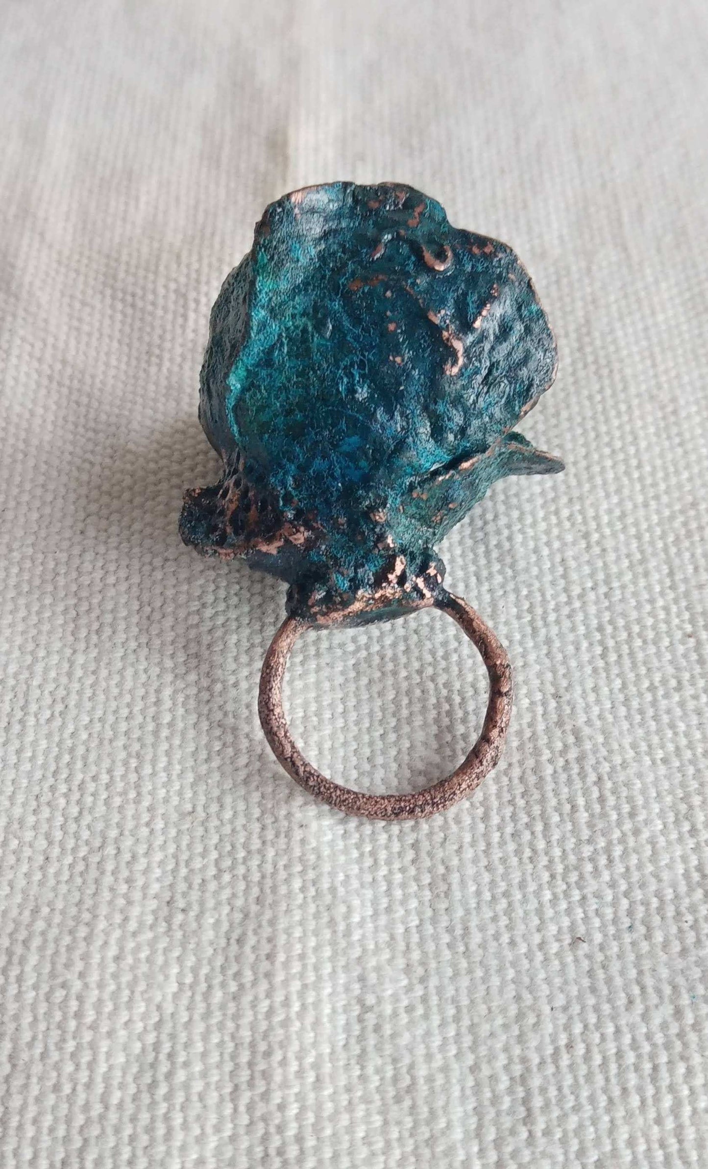 Bague T55 fleur bleue unique et audacieuse