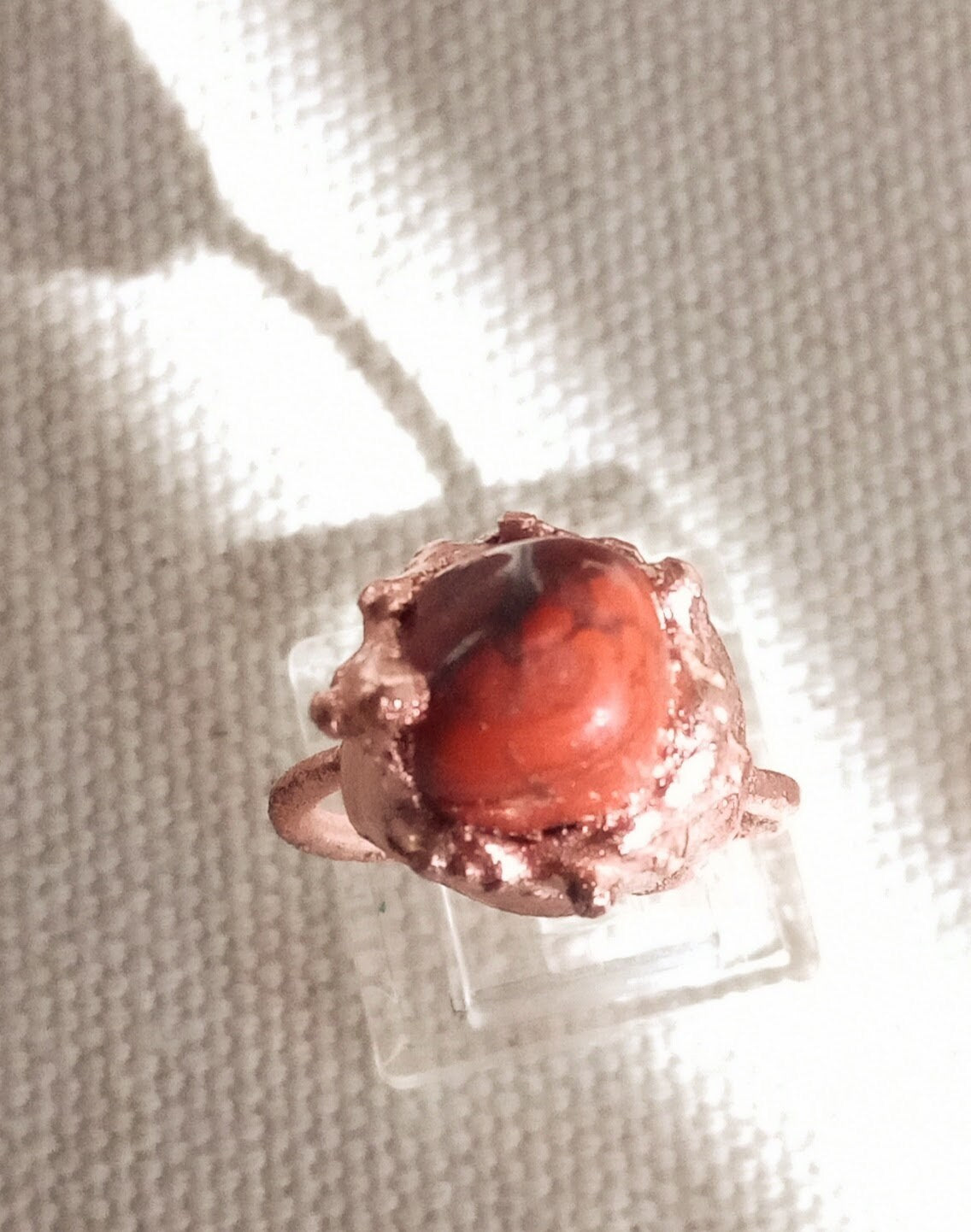 Bague Jaspe rouge T56 style brutaliste