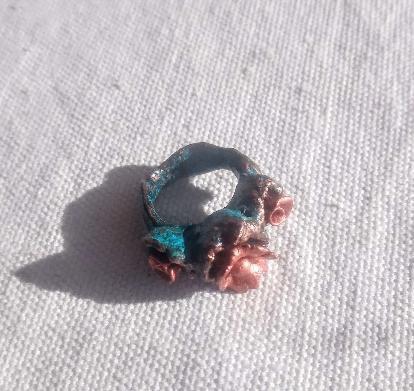 Bague T54 fleurs romantique bleu or
