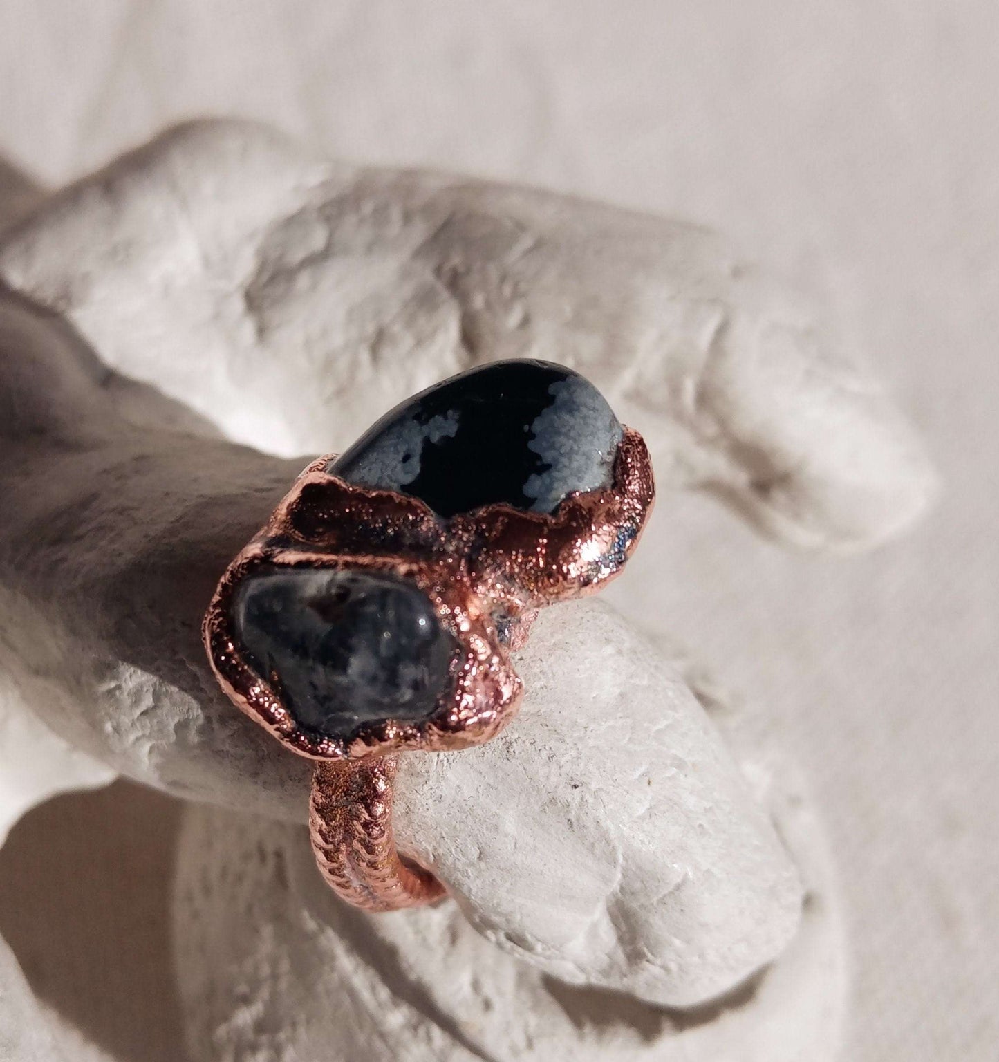 Bague T 51 brutaliste obsidienne et quartz fumé