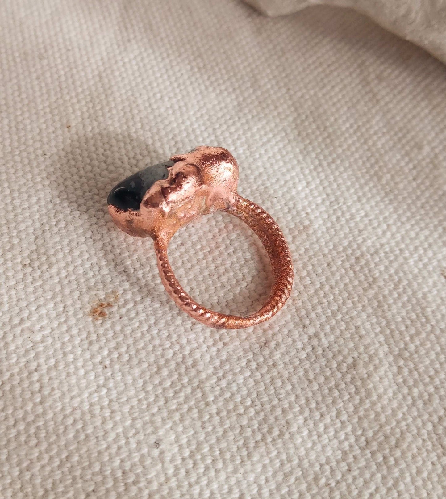 Bague T 51 brutaliste obsidienne et quartz fumé