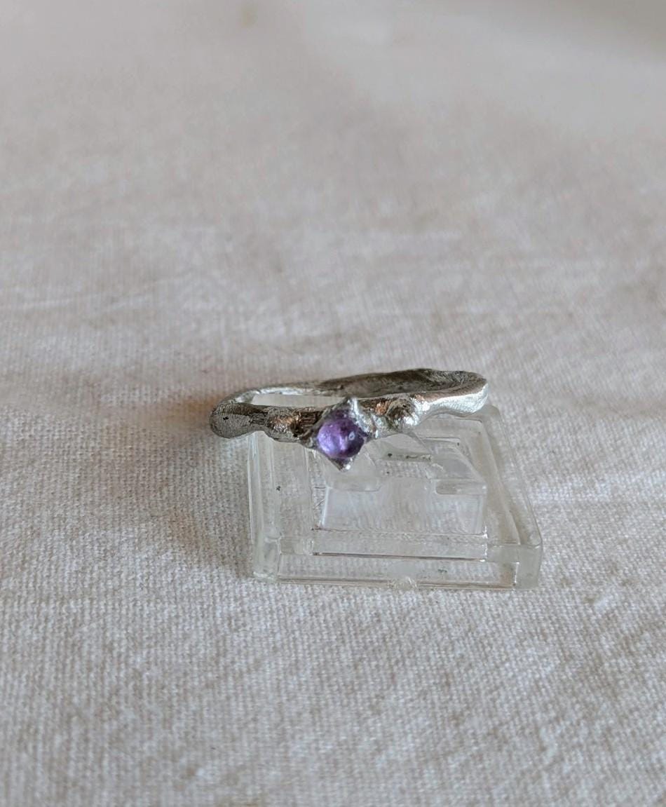 Bague contemporaine amethyste T59 étain massif