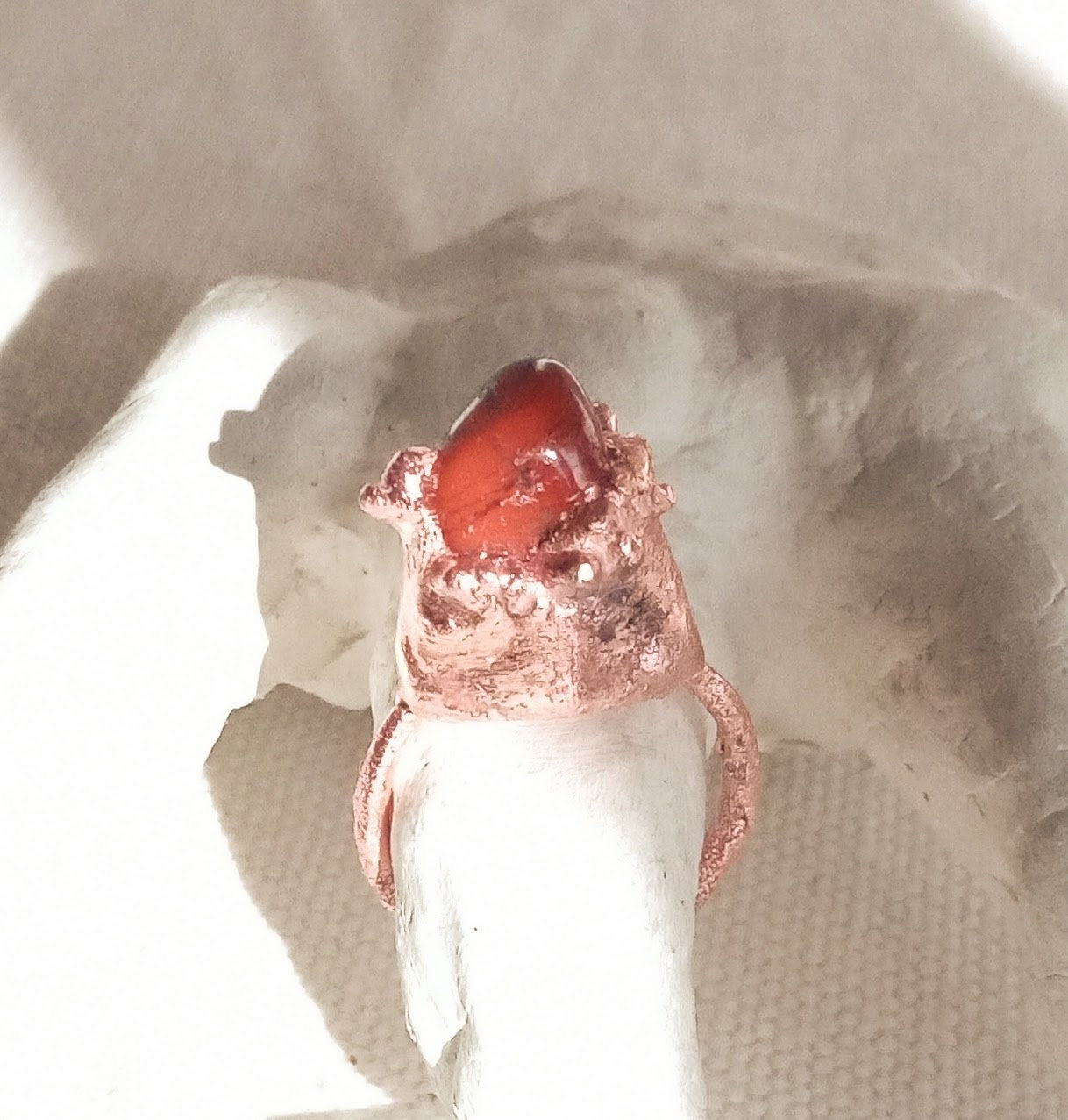 Bague Jaspe rouge T56 style brutaliste