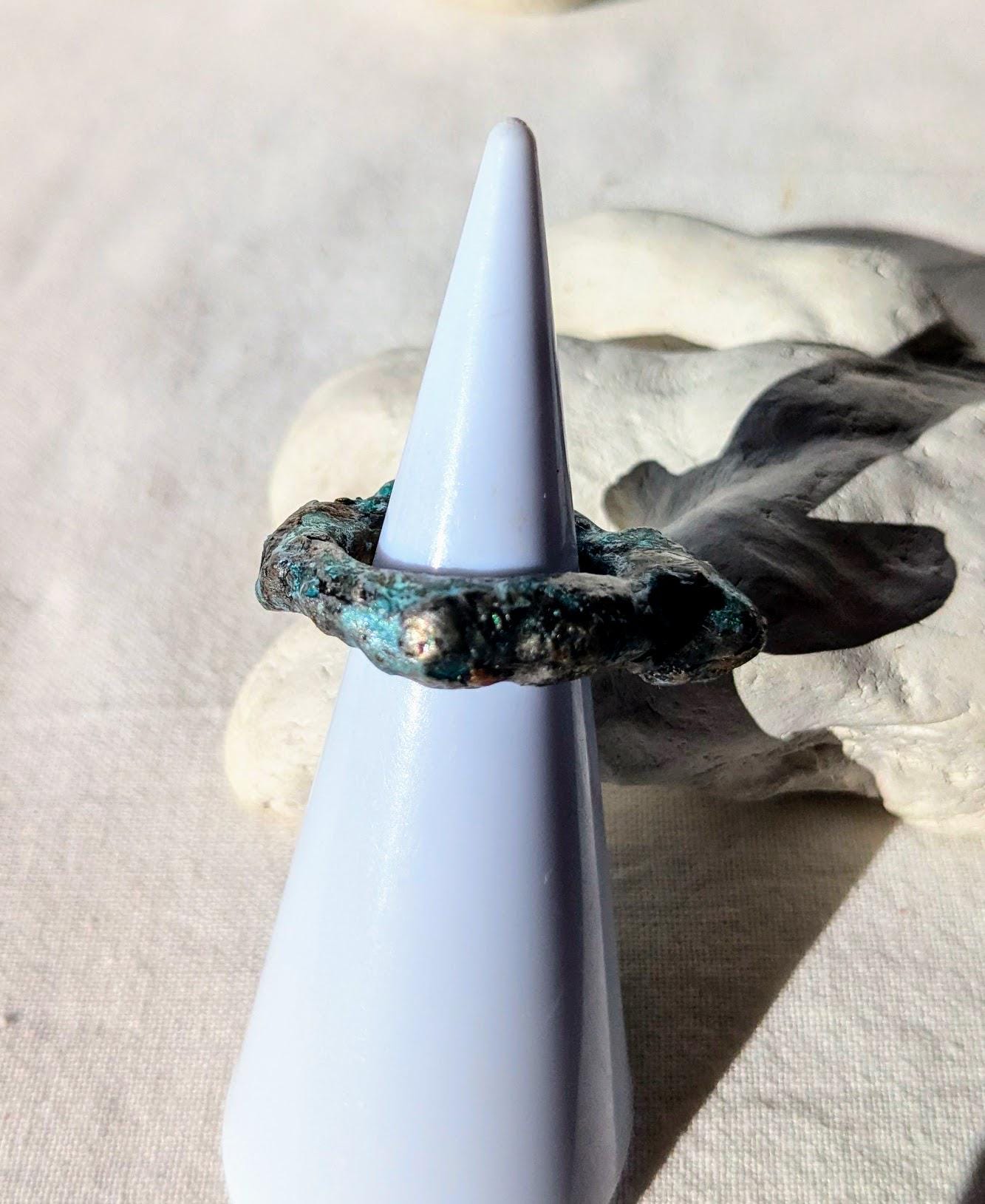 Bague anneau brutaliste contemporainT49 cuivre étain patiné bleu