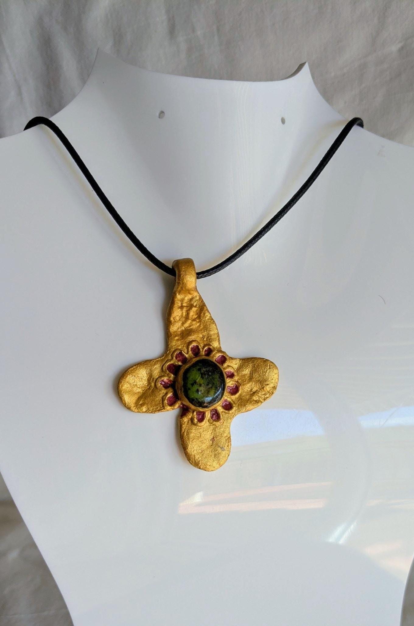 Pendentif ancienne croix byzantine or vert rouge