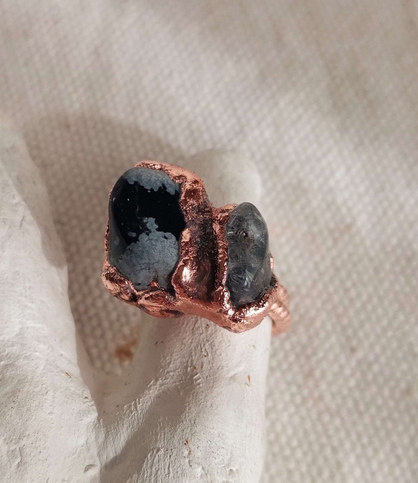 Bague T 51 brutaliste obsidienne et quartz fumé