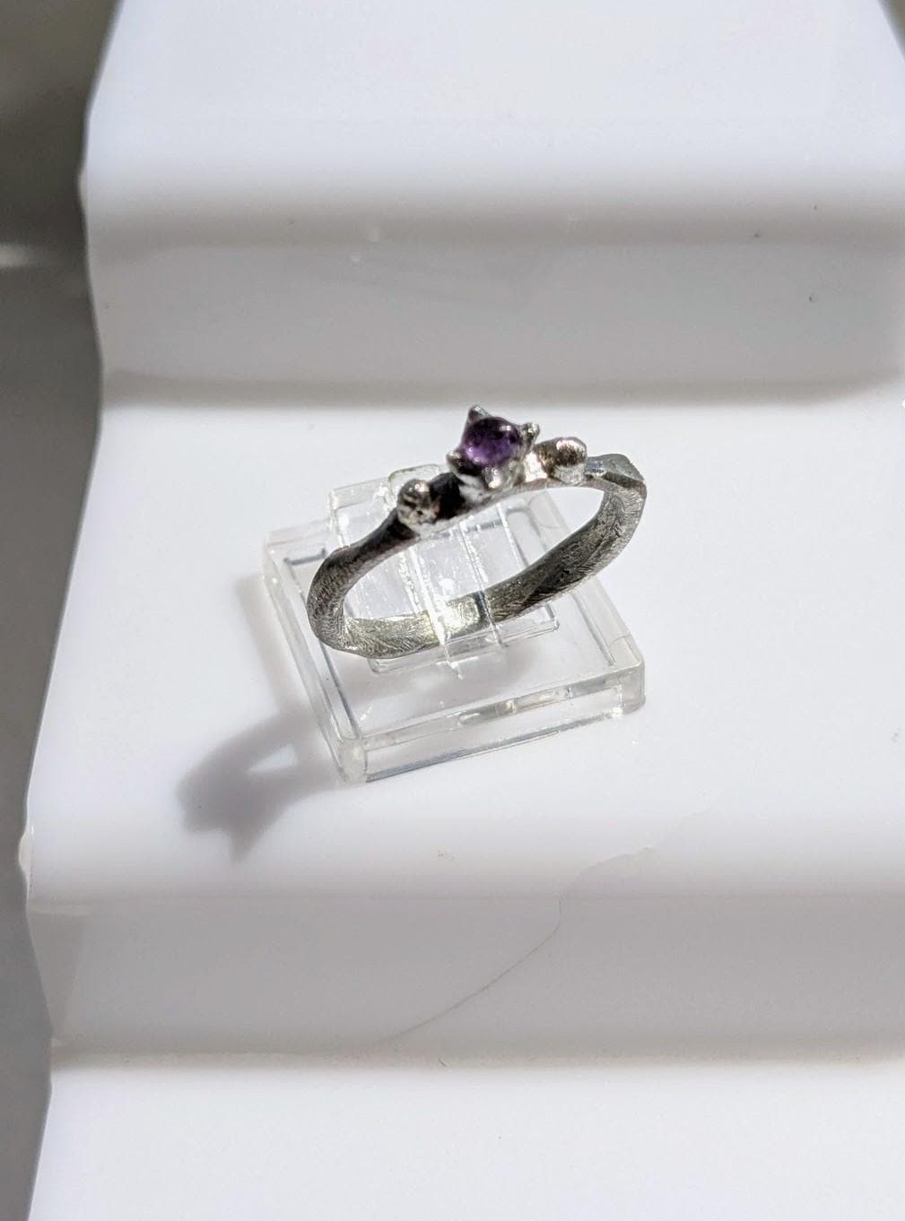 Bague contemporaine amethyste T59 étain massif