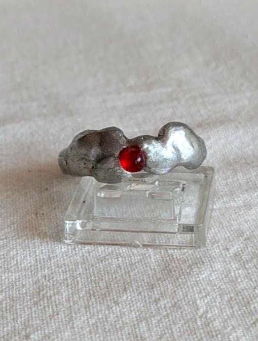 Bague anneau perle rouge étain massif T62.5