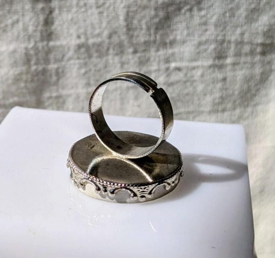 Bague faïence ancienne réglable bleu blanche