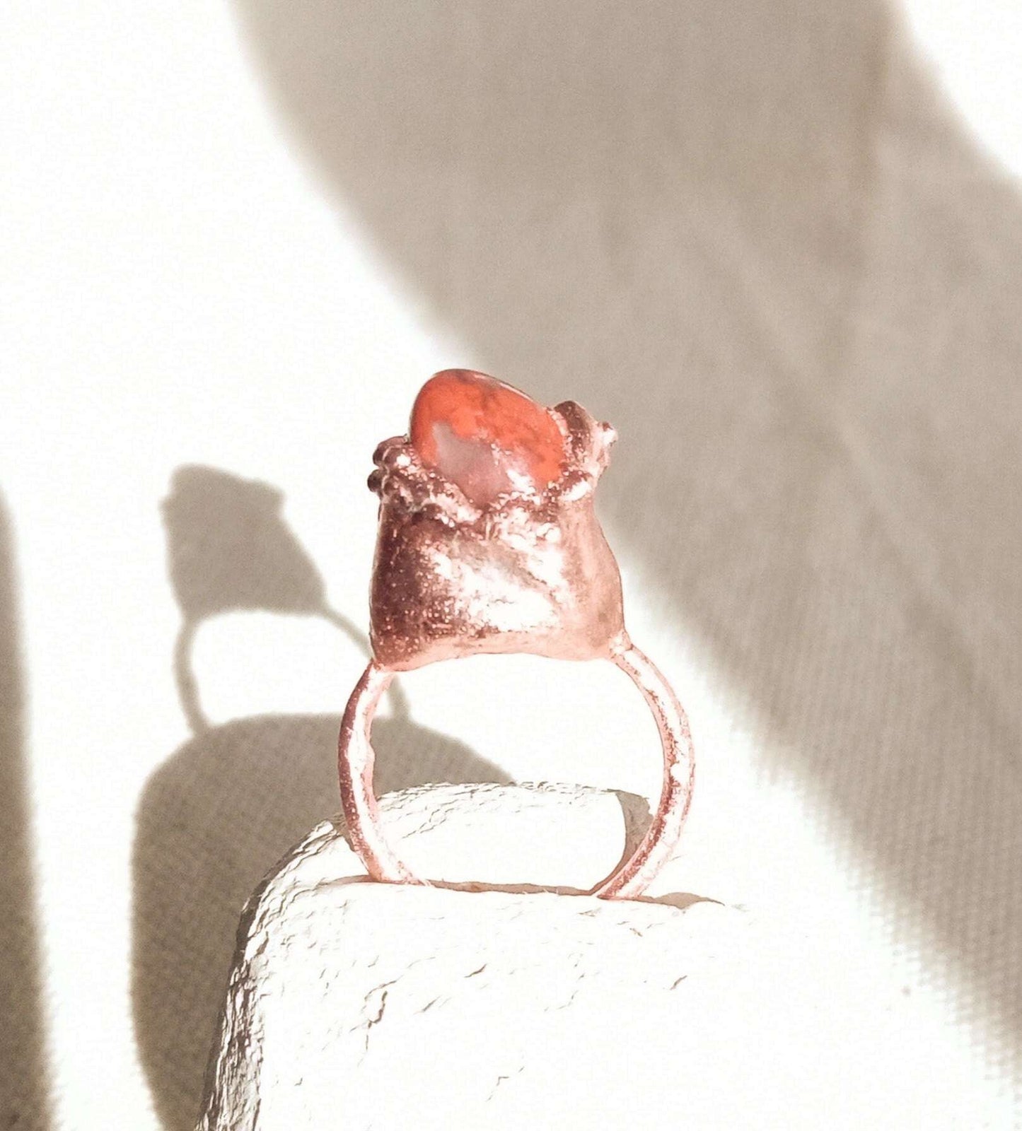 Bague Jaspe rouge T56 style brutaliste