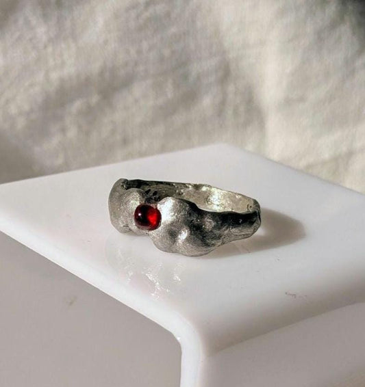 Bague anneau perle rouge étain  massif T62.5