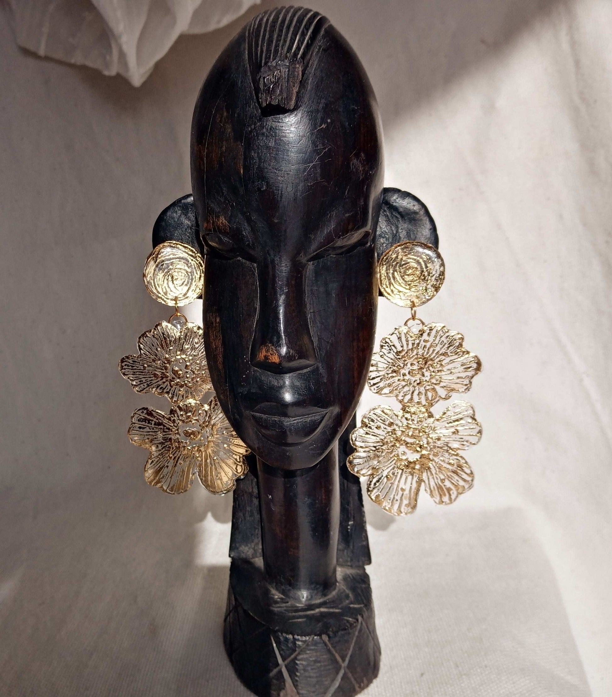 Clous d'oreilles fleurs dorées pendantes longues bohèmes