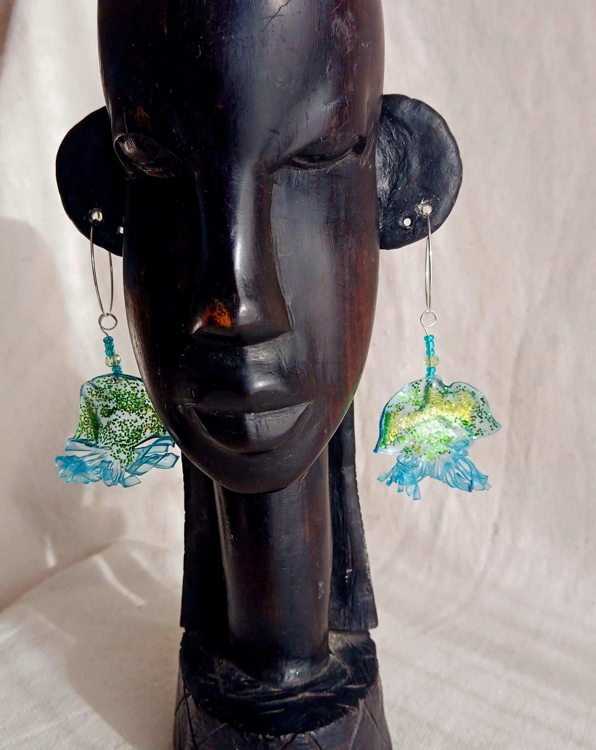 Créoles méduses bleues vert plastique  upcycling