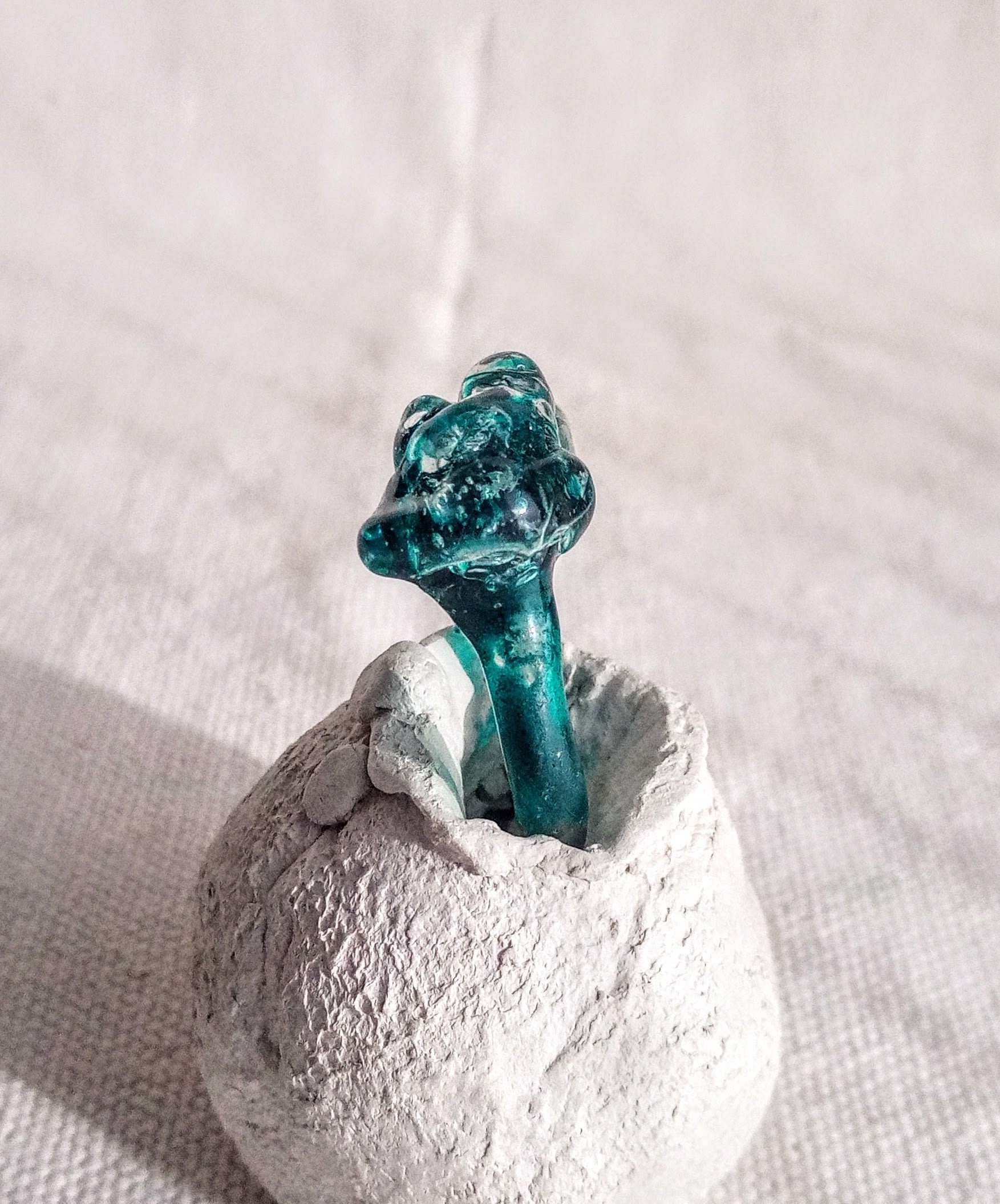 Bague T49 tie and dye  bleu turquoise ,  lumineuse, unique.