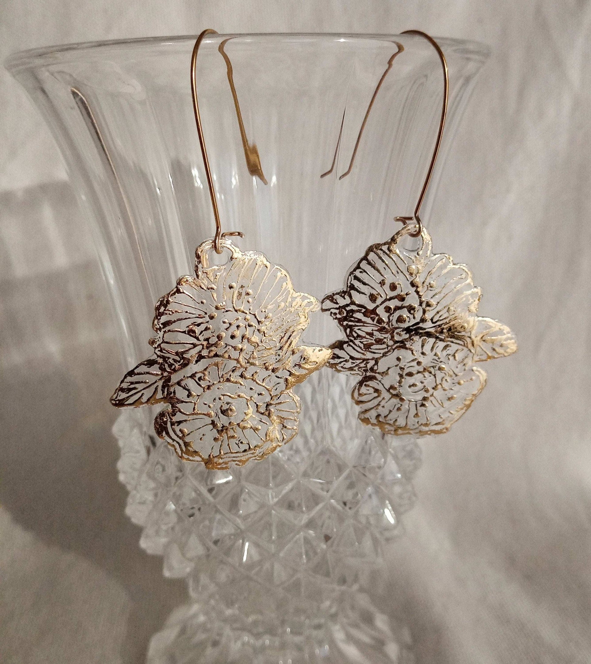 Boucles d'oreilles fleurs dorées pendantes longues bohèmes