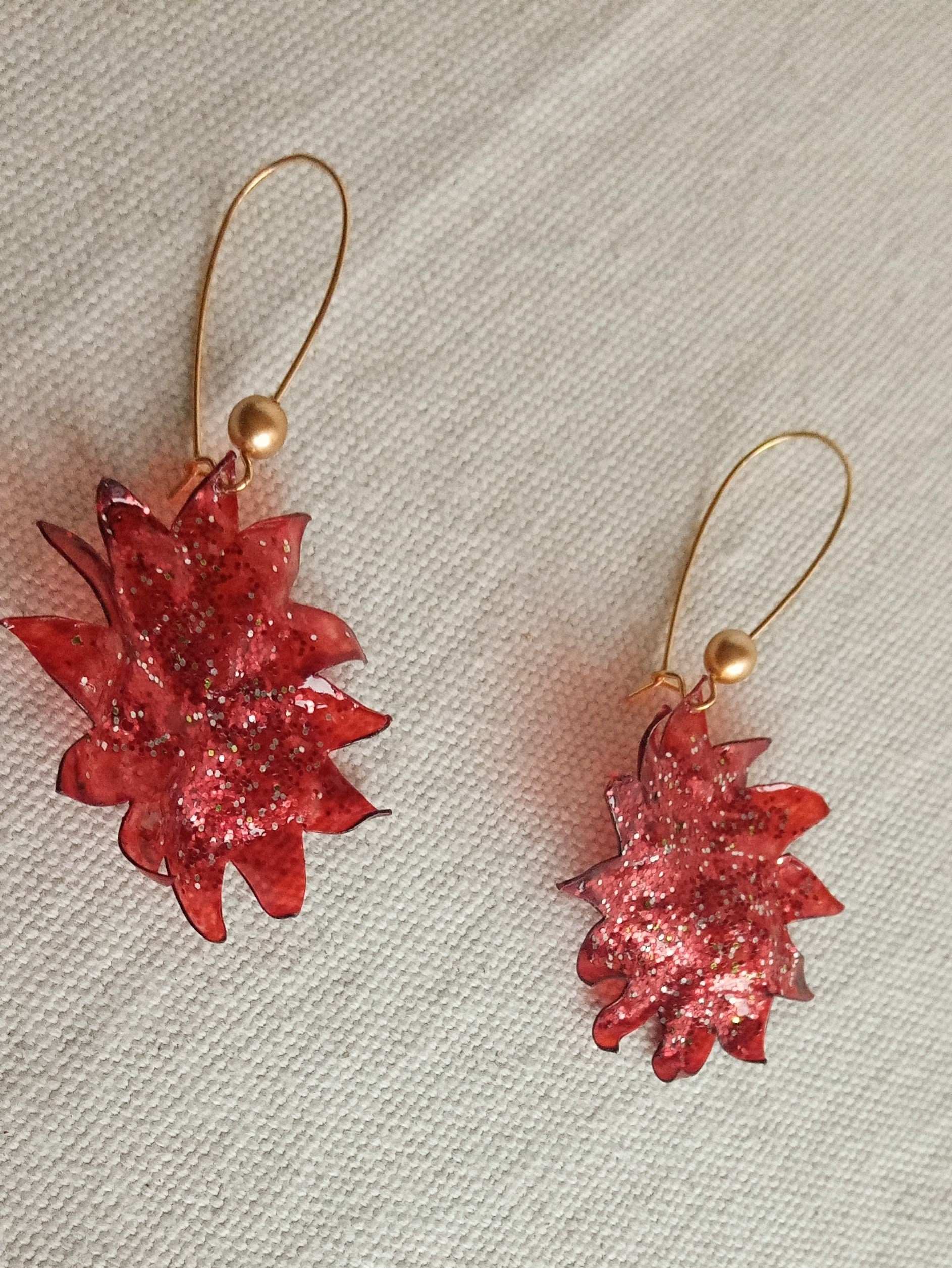 Boucles rouges paillettes en plastique upcycling