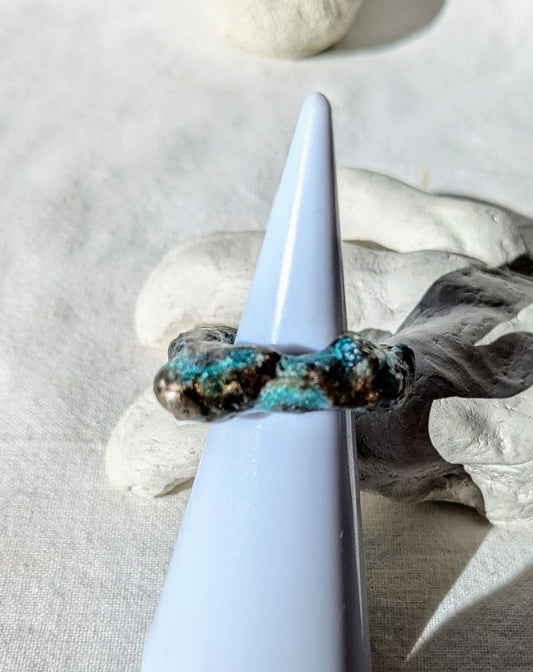 Bague anneau brutaliste contemporainT49 cuivre étain patiné bleu