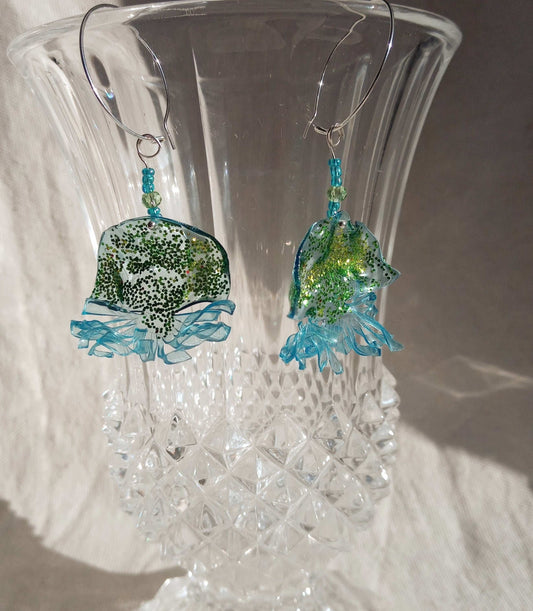 Créoles méduses bleues vert plastique  upcycling