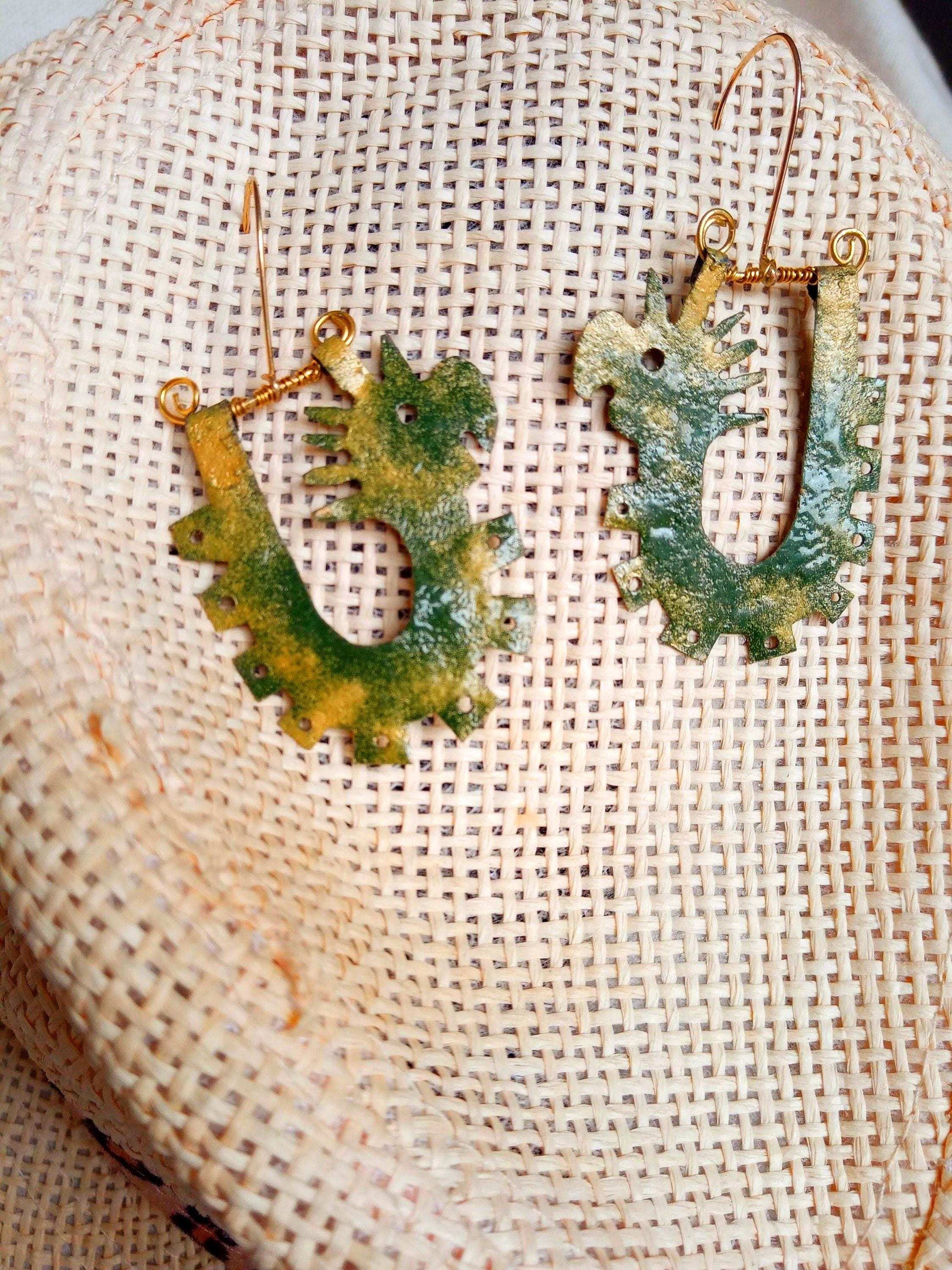 Boucles  légères inca en laiton émaillées vertes et or