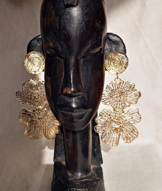 Clous d'oreilles fleurs dorées pendantes longues bohèmes