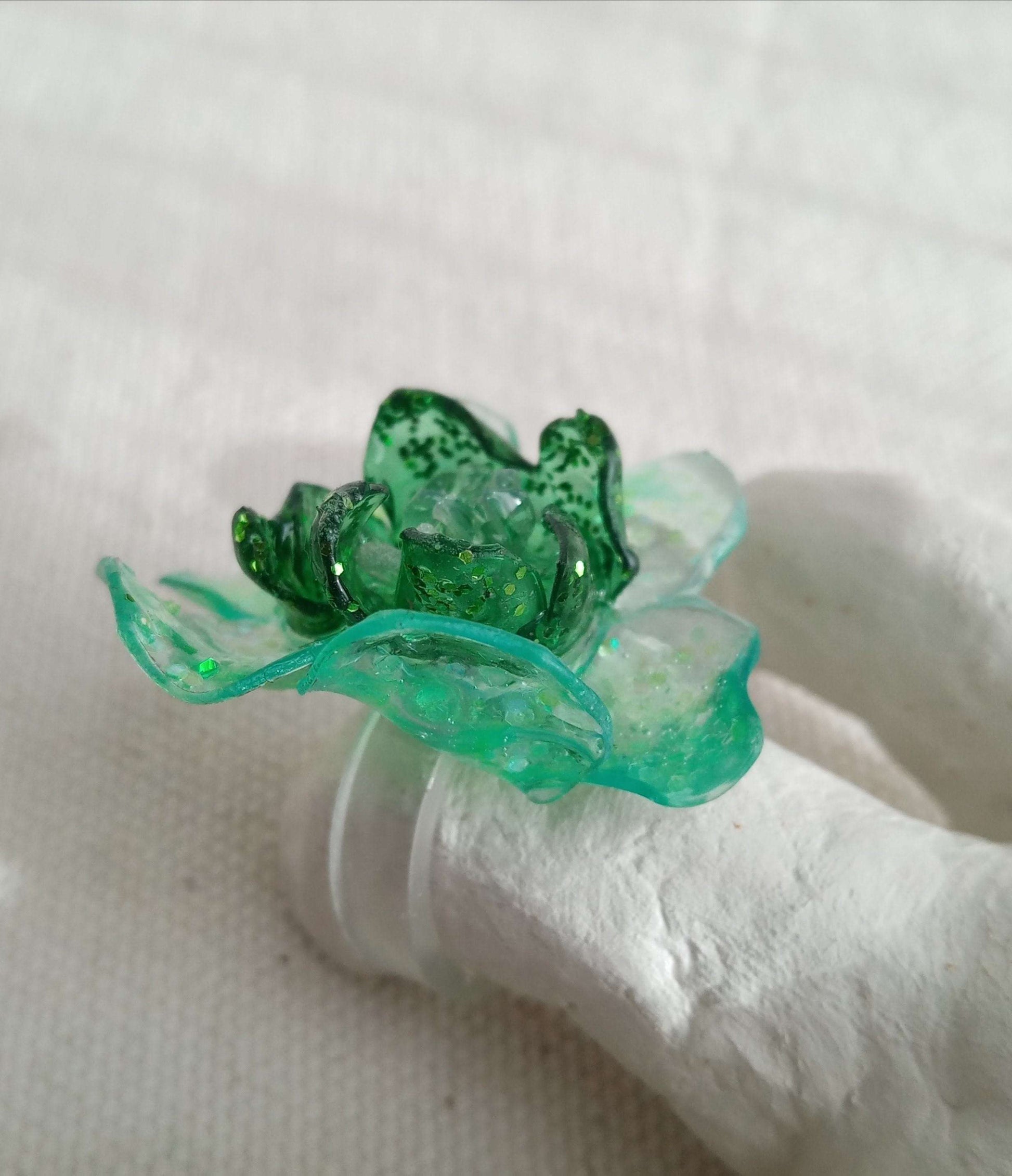 Bague  T55 fleur verte en plastique pailleté surcyclé