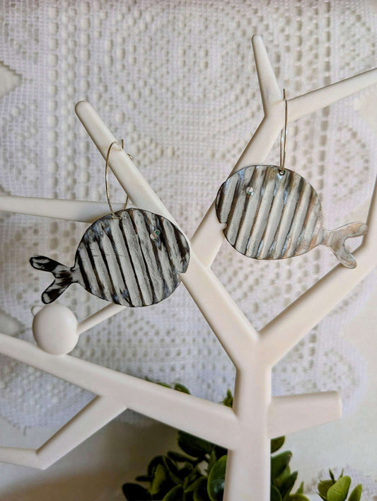 Boucles créoles pendantes poisson métal upcycling
