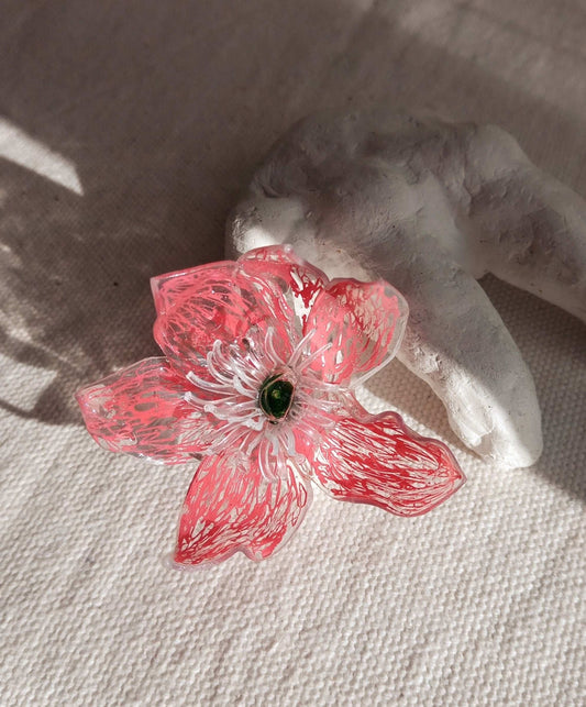 Bague T49 fleur rouge coeur vert en plastique surcyclé