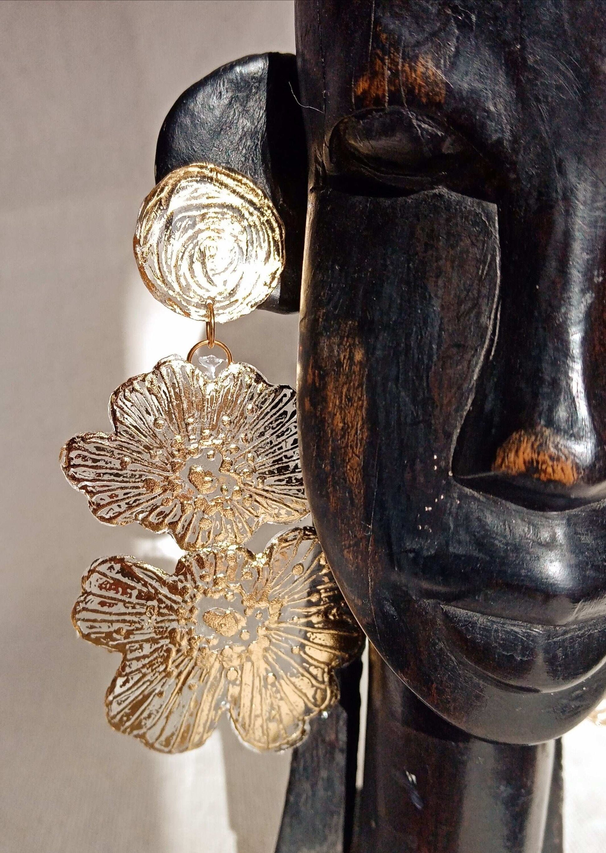 Clous d'oreilles fleurs dorées pendantes longues bohèmes