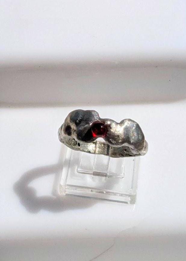 Bague anneau perle rouge étain  massif T62.5