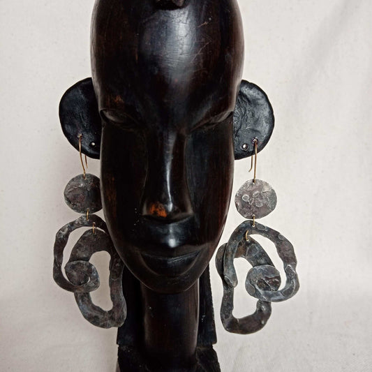 Boucles d'oreilles laiton noires bohême, très originales et légères